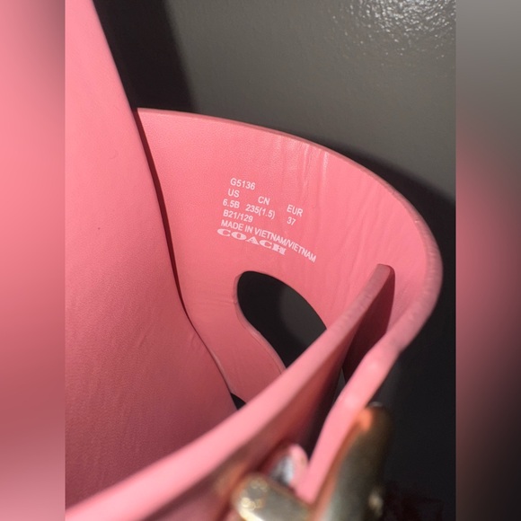 COACH Bubblegum Leather 2 Strap Slide Sandals🩷 - Picture 7 of 7